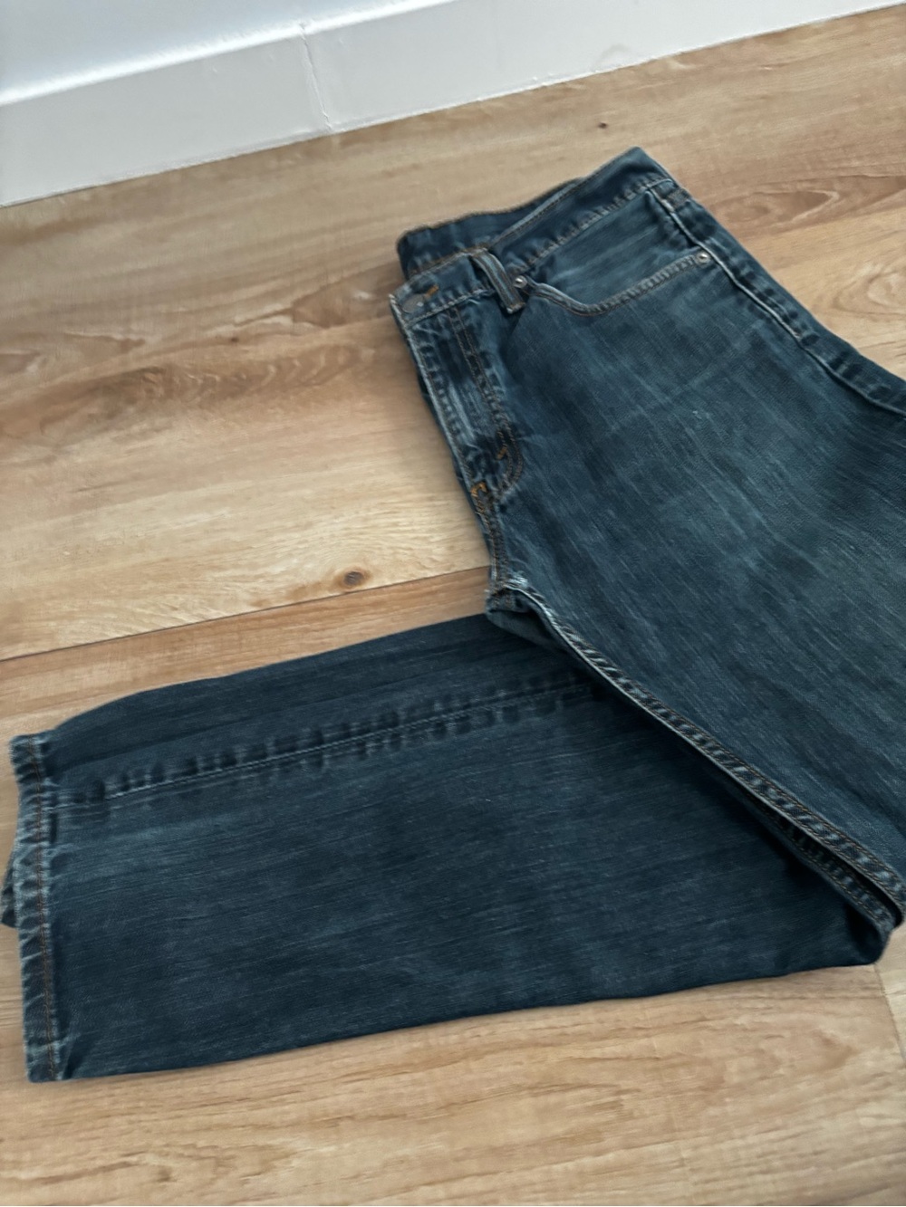 Levi's Straight-Leg Jeans in Dark Blue Wash 33x32 - Picture 6 of 8